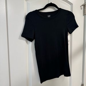Gap modern tee black